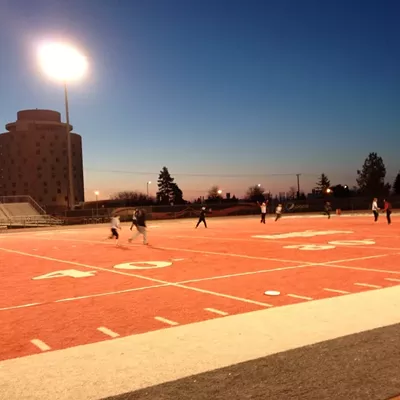 Image: EWU ultimate frisbee team attempts to set world record