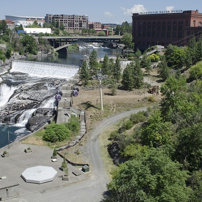 Falls overlook by City Hall closed for renovations