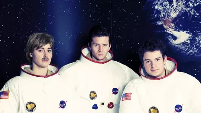 Image: THEATER &mdash; Apollo 13