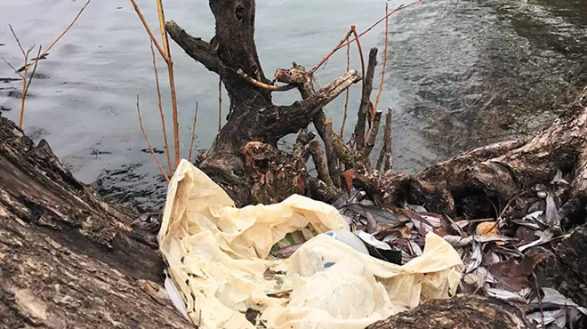 Image: Plastic bag bill passes, vaccinating teen testifies, and other headlines