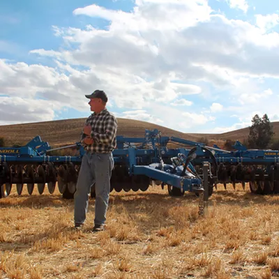 Image: Graying farms raise worries for agriculture