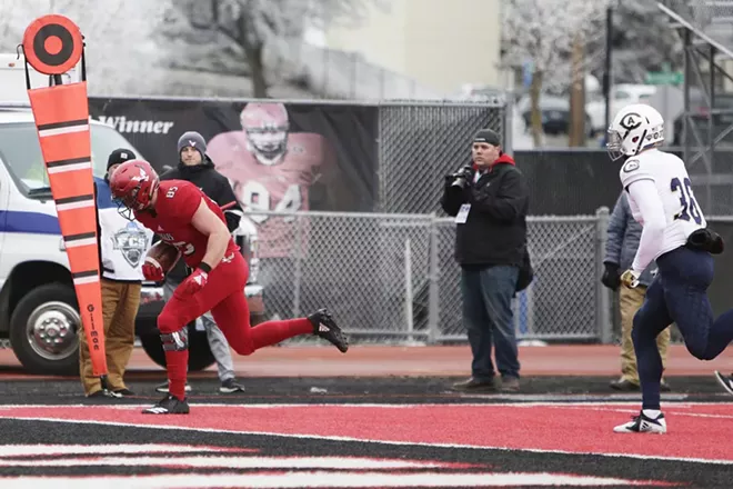 Image: UC Davis vs. Eastern Washington FCS quarterfinal football