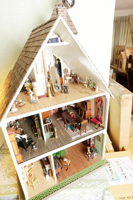 Bobbi Jo's Miniatures and Dollhouses