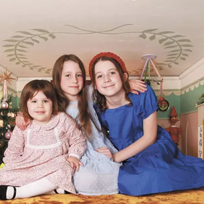 Image: Elves' Cottage photo sessions, lunch at Ruins; plus, musical commercials!