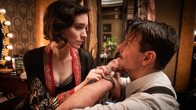 Guillermo del Toro channels the spirit of film noir in the gorgeous, engrossing Nightmare Alley