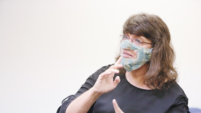 Mask mandates help reduce COVID, but can make it harder for deaf people to communicate