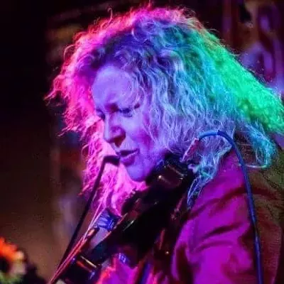 Image: Pamela Benton - StringzOnFire!