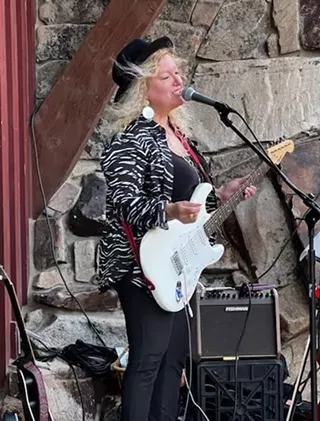 Image: Pamela Benton: StringzOnFire!
