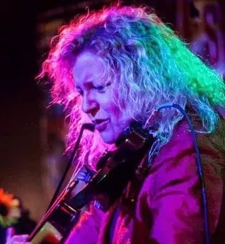 Image: Pamela Benton - StringzOnFire!