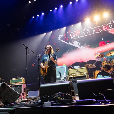 Image: Photos of Foo Fighters performing with The Breeders at the Spokane Arena on August 4, 2023