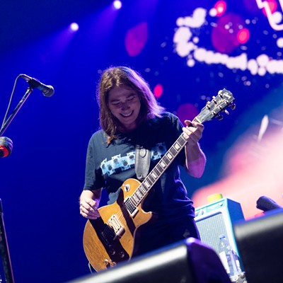 Image: Photos of Foo Fighters performing with The Breeders at the Spokane Arena on August 4, 2023