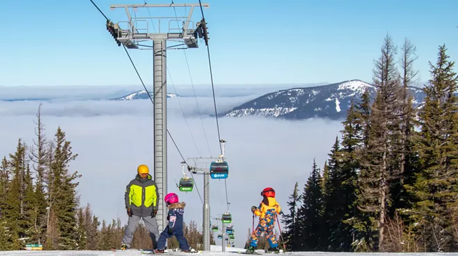 Image: Take a break on the Snack Shack's new outdoor deck before returning to the slopes at Silver Mountain