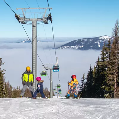 Image: Take a break on the Snack Shack's new outdoor deck before returning to the slopes at Silver Mountain