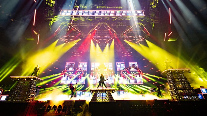 Trans-Siberian Orchestra's Al Pitrelli strives to make spirits brighter with each concert