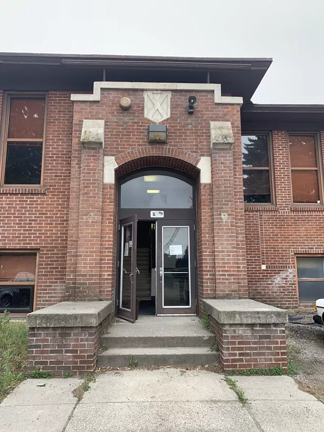 Alumni get last look into the old Mead Junior High