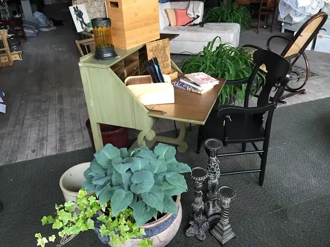 The Lilac Shop consignment boutique pops up for a month on North Monroe