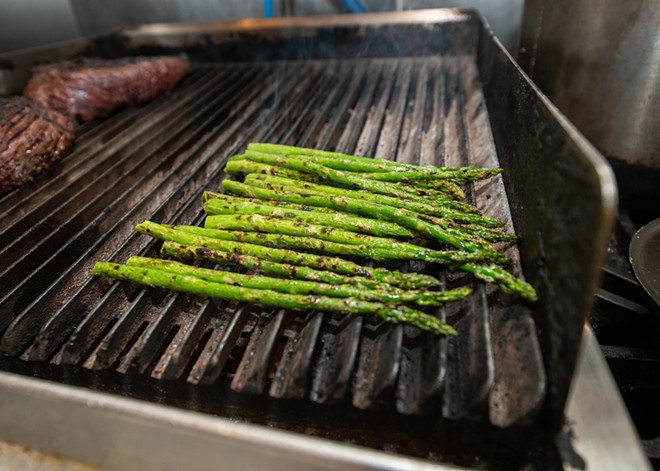 Recipe: Fried Egg with Grilled Asparagus