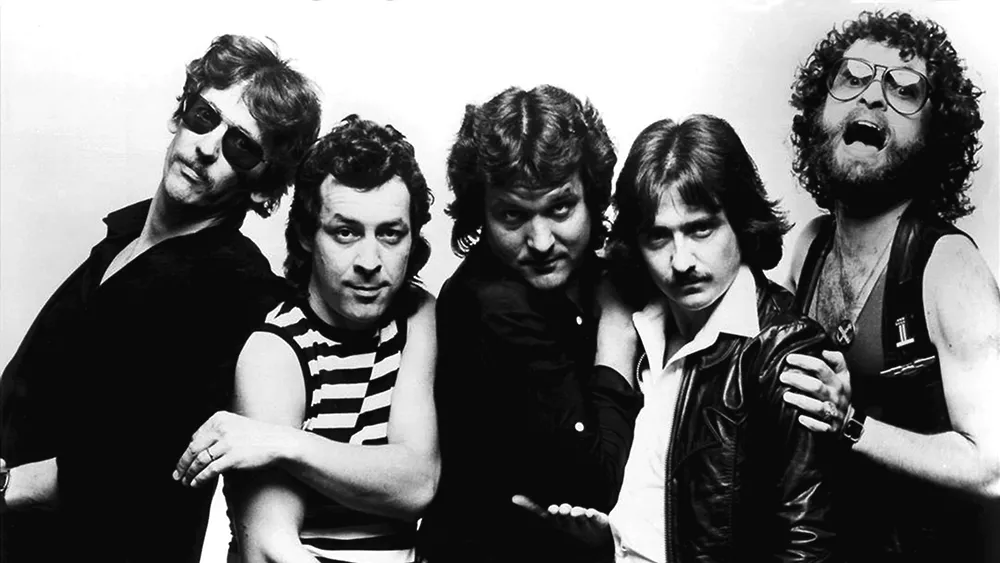 1976 | NOR'WESTER FESTIVAL GETS LIT!