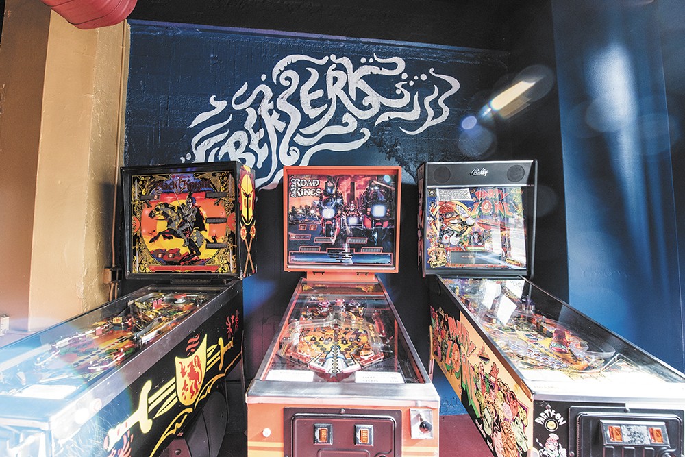 Play Pinball in De Pere Near Me