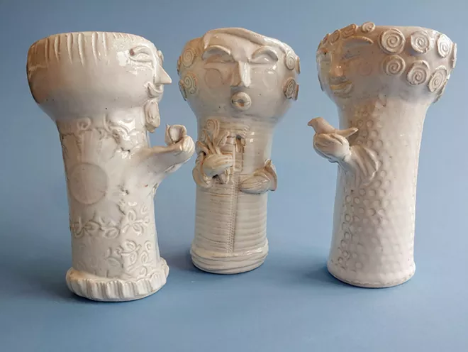 vase_white..webp